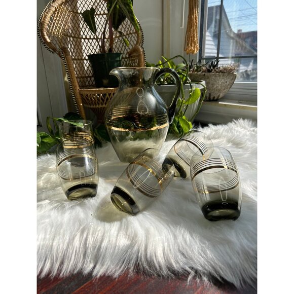 Vintage drinking pitcher glasses black glass gold MCM bar cart - 5 glasses - Picture 3 of 9